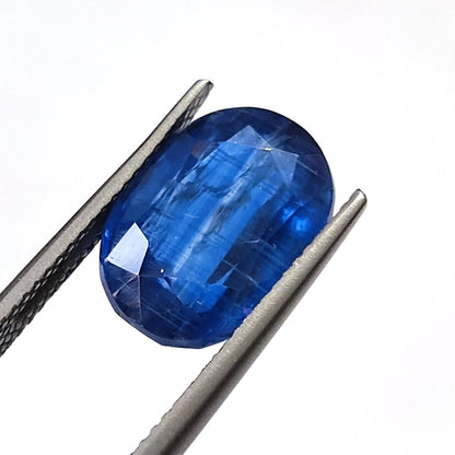 6.20 Carat 9.3X12.8X5.9 (WXLXB) Oval Shaped Natural Kyanite