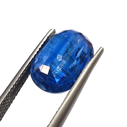 6.20 Carat 9.3X12.8X5.9 (WXLXB) Oval Shaped Natural Kyanite