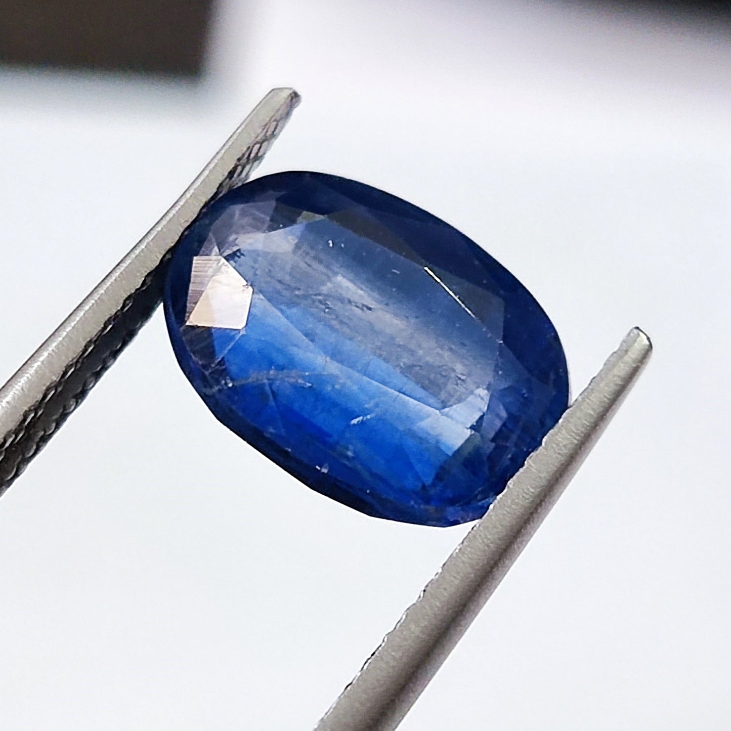 4.0 Carat 8X11X5 (WXLXB) Oval Shaped Natural Kyanite