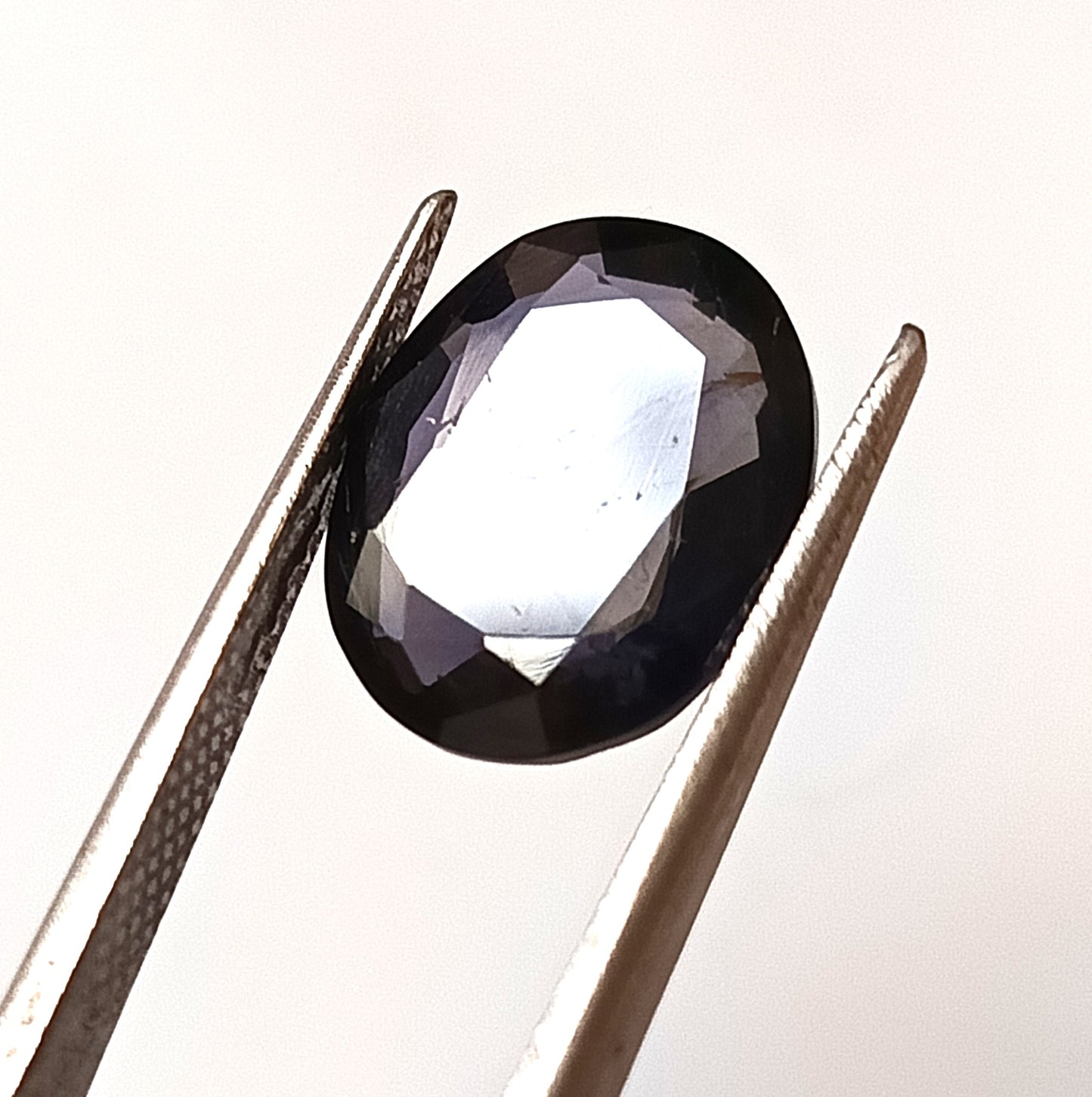 3.95 Carat 10X12X4.8 (WXLXD) Natural Faceted Oval Cut Iolite