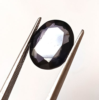 3.95 Carat 10X12X4.8 (WXLXD) Natural Faceted Oval Cut Iolite