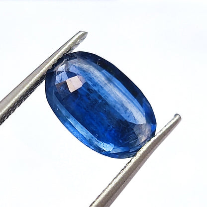 4.0 Carat 8X11X5 (WXLXB) Oval Shaped Natural Kyanite