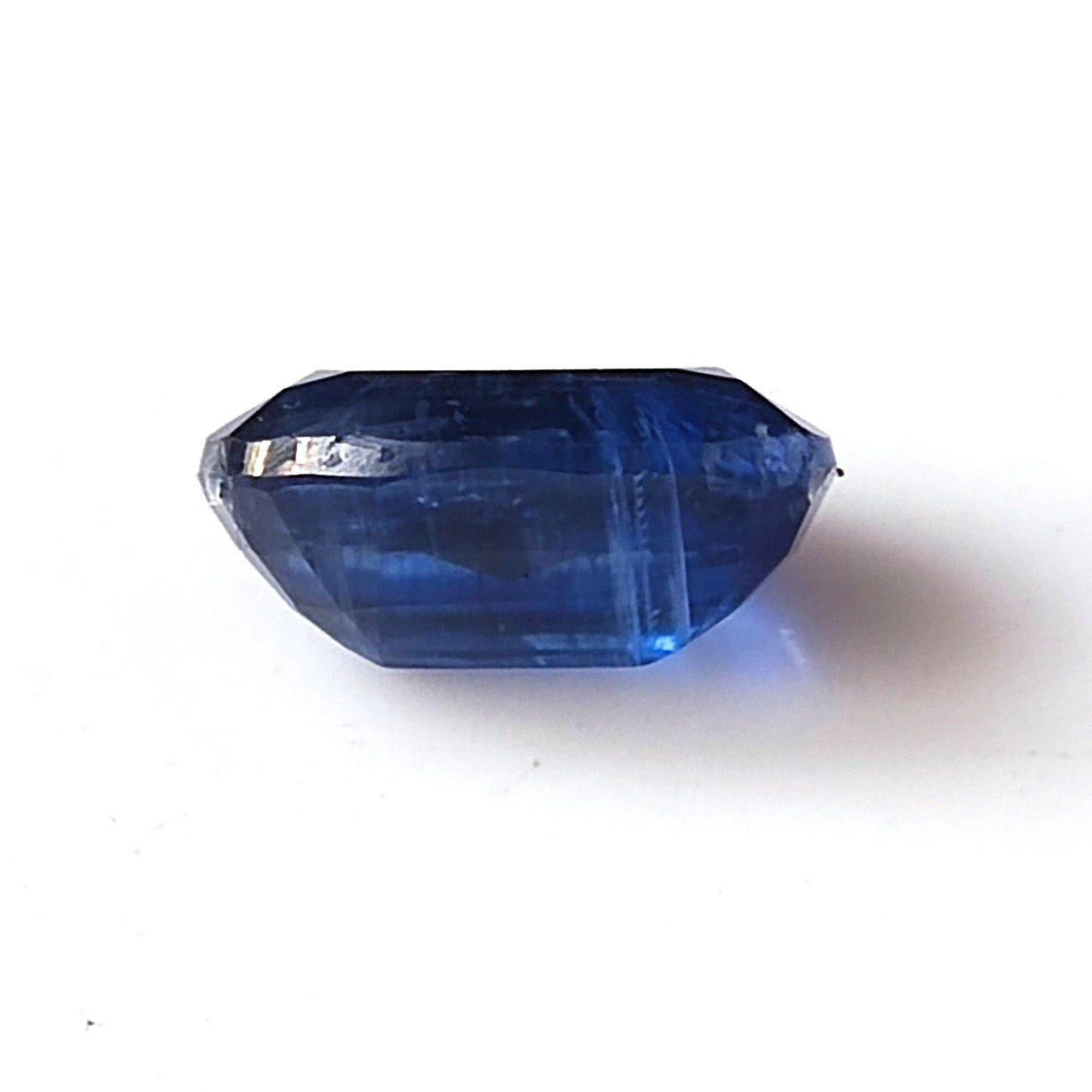 4.10 Carat 8.4X10.8X5.1 (WXLXB) Oval Shaped Natural Kyanite