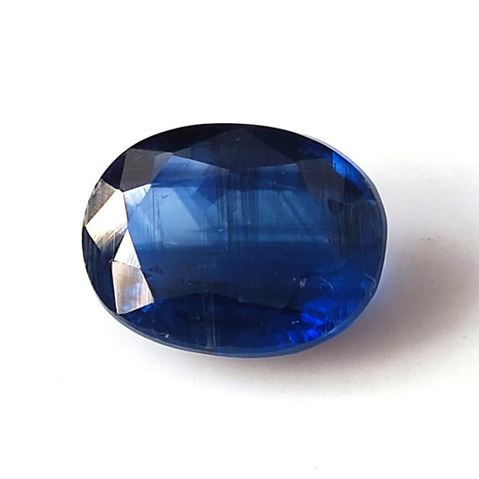 5.25 Carat 9.4X12.4X5 (WXLXB) Oval Shaped Natural Kyanite
