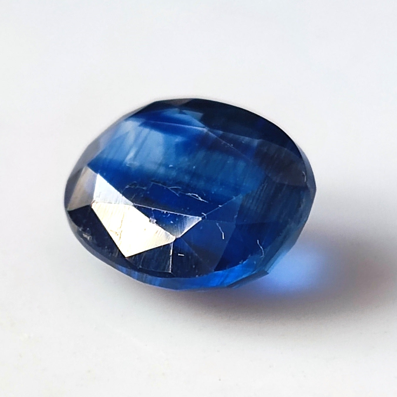 5.25 Carat 9.4X12.4X5 (WXLXB) Oval Shaped Natural Kyanite