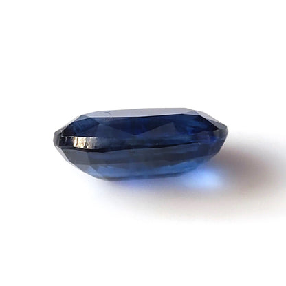 5.25 Carat 9.4X12.4X5 (WXLXB) Oval Shaped Natural Kyanite