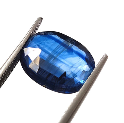5.25 Carat 9.4X12.4X5 (WXLXB) Oval Shaped Natural Kyanite