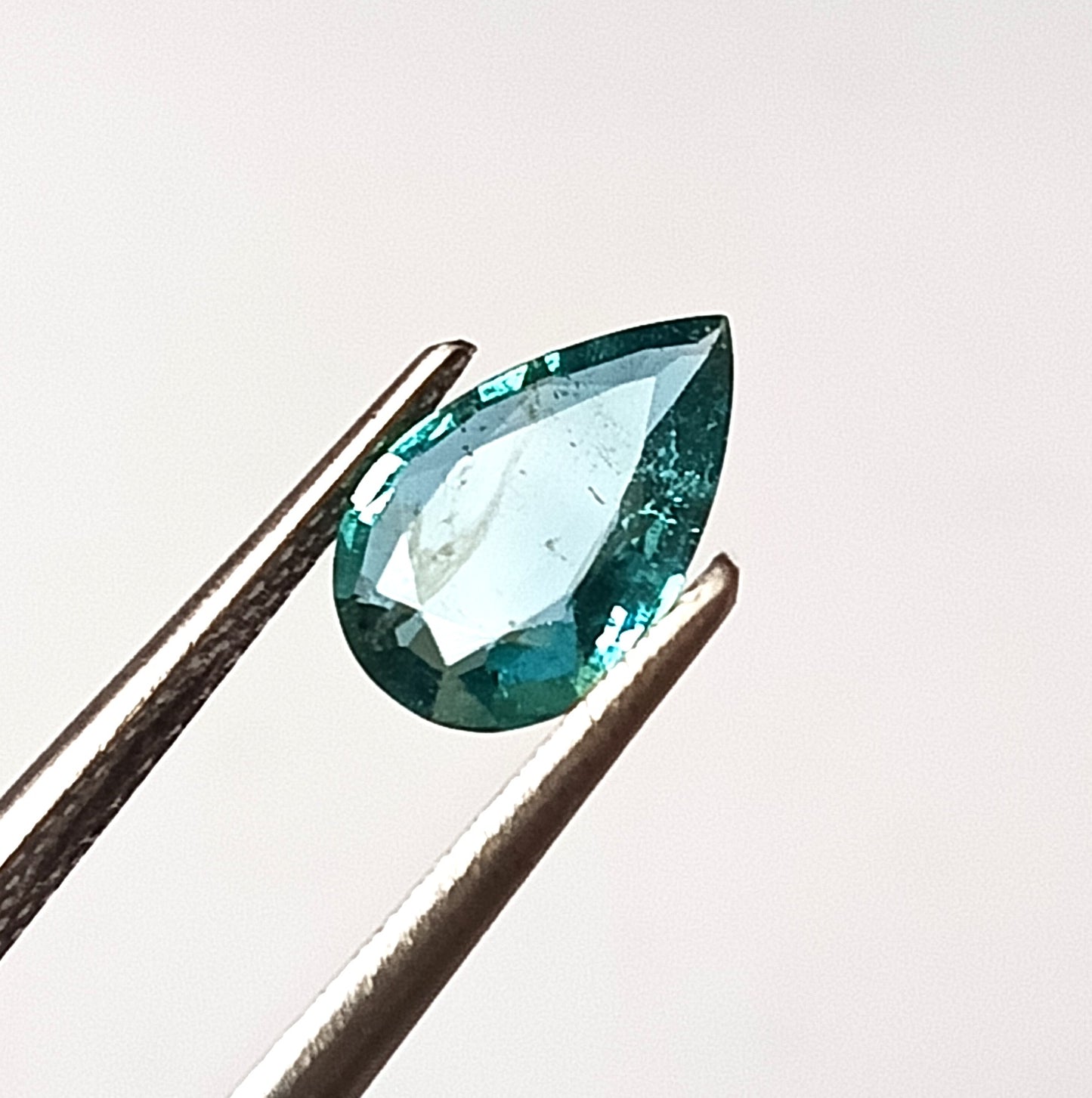 0.95 Carat 6X9X2.6 (WXLXD) Natural Pear Shaped Blueish-green Zambian Emerald