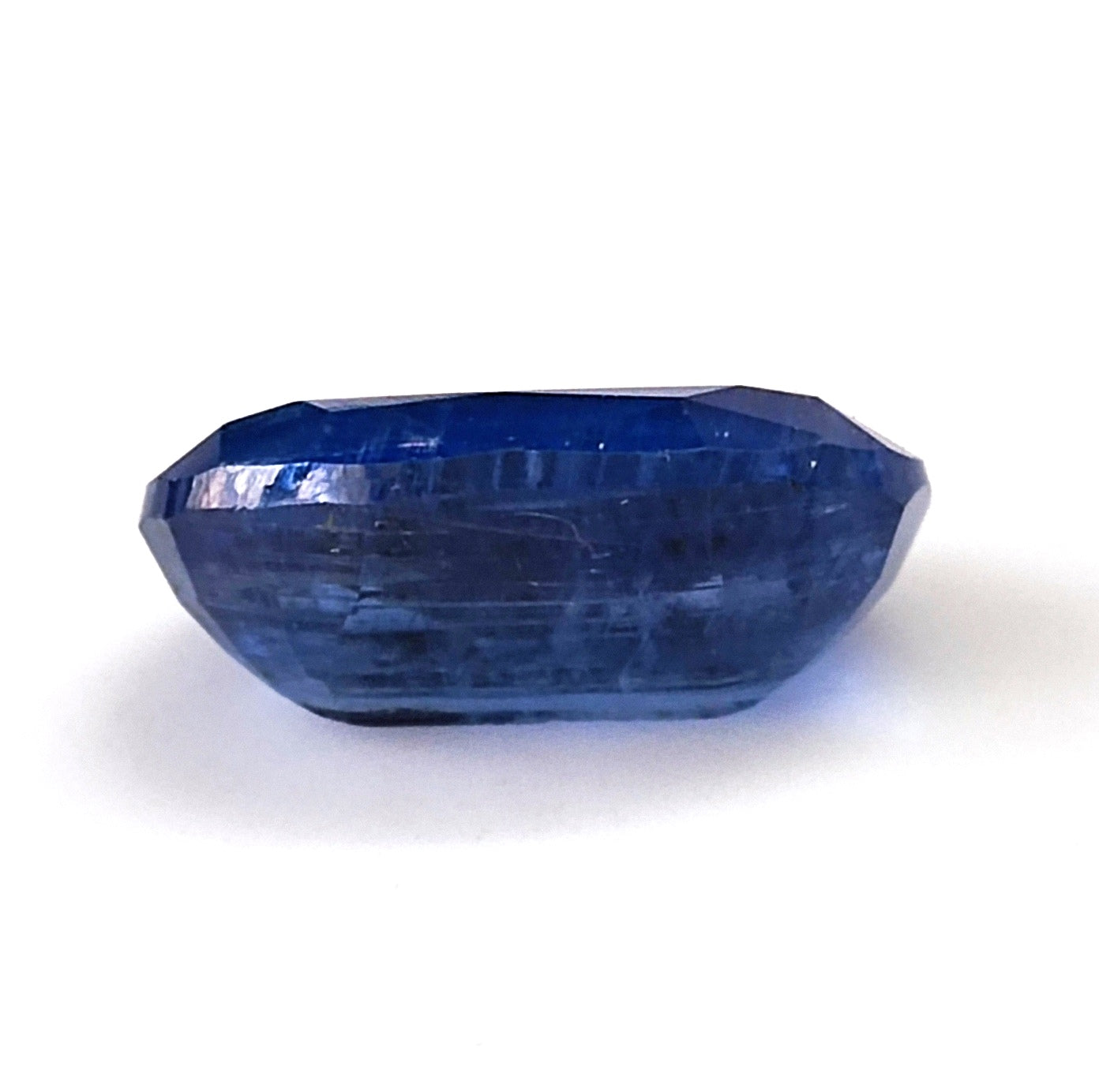 7.55 Carat 9.8X14.6X6 (WXLXB) Oval Shaped Natural Kyanite