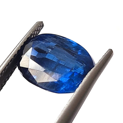 3.75 CARAT 8.1X10.7X4.9(WXLXD) NATURAL OVAL CUT KYNITE GEMSTONE