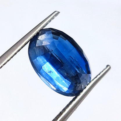 5.50 CARAT 8.6X11.9X6 (WXLXB) NATURAL OVAL CUT KYNITE
