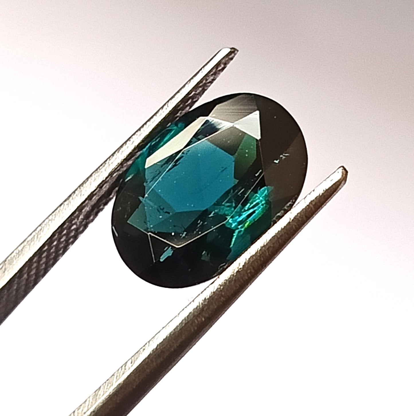 2.95 Carat 8.5X11.5X5 (WXLXD) Natural Oval Cut Indicolite tourmaline