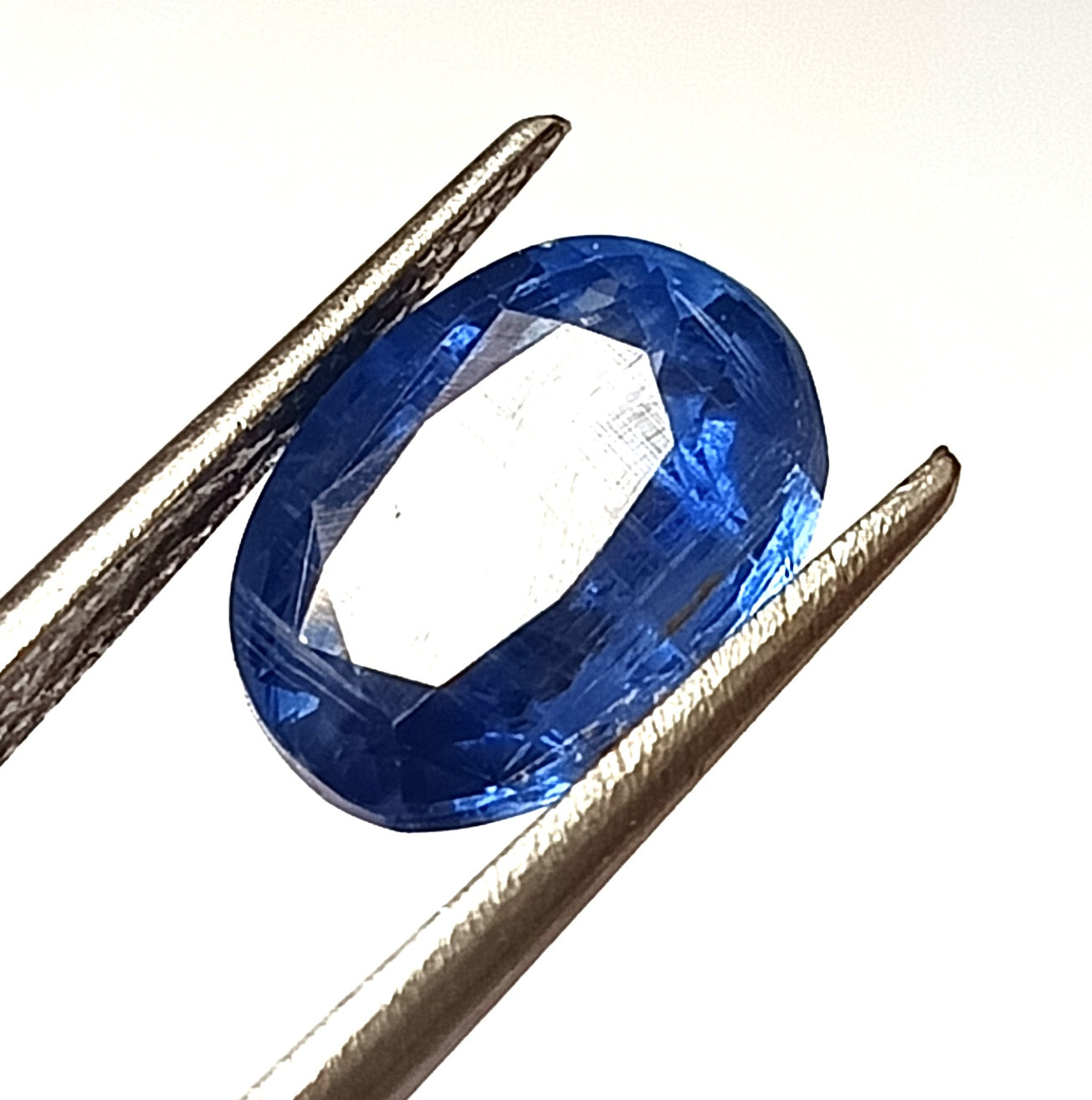 3.45 CARAT 8X10.5X4.7 (WXLXB) NATURAL OVAL CUT KYNITE