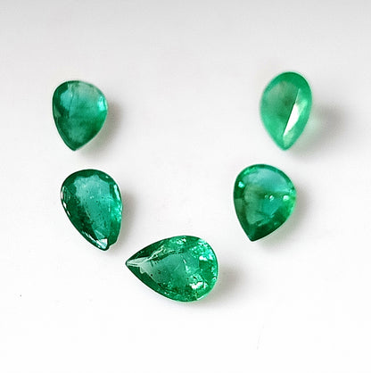 2.50 Carat 5 Pieces 7X5 MM Pear Cut Natural Faceted Zambian Emerald Lot