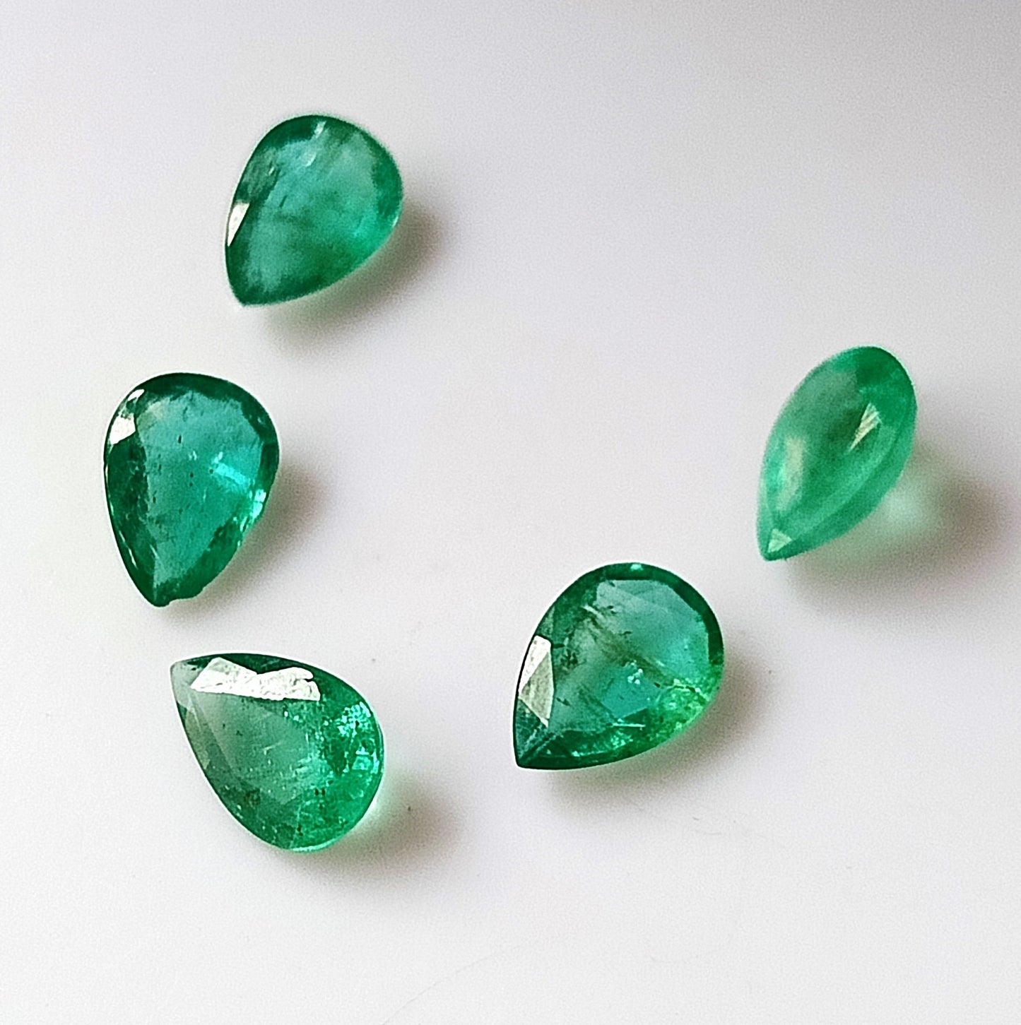 2.50 Carat 5 Pieces 7X5 MM Pear Cut Natural Faceted Zambian Emerald Lot