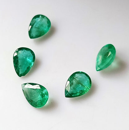 2.50 Carat 5 Pieces 7X5 MM Pear Cut Natural Faceted Zambian Emerald Lot
