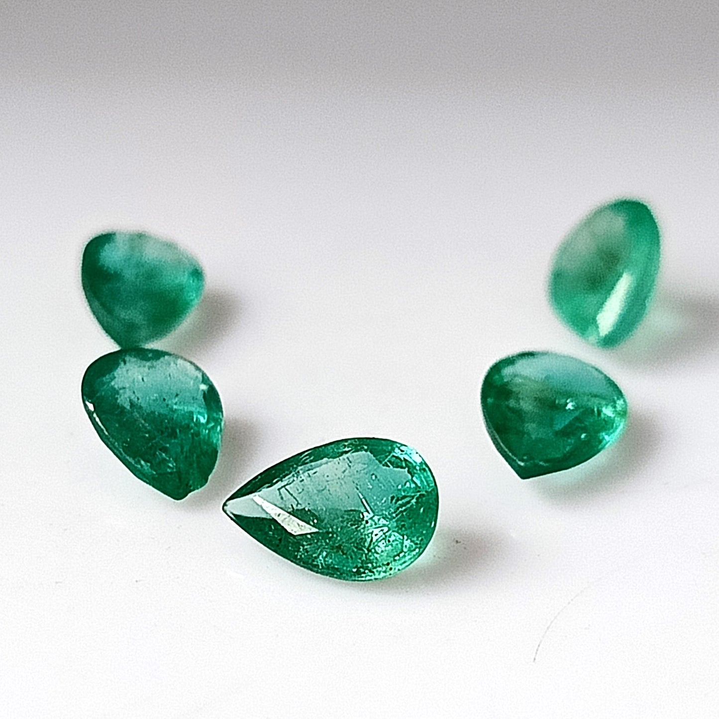 2.50 Carat 5 Pieces 7X5 MM Pear Cut Natural Faceted Zambian Emerald Lot