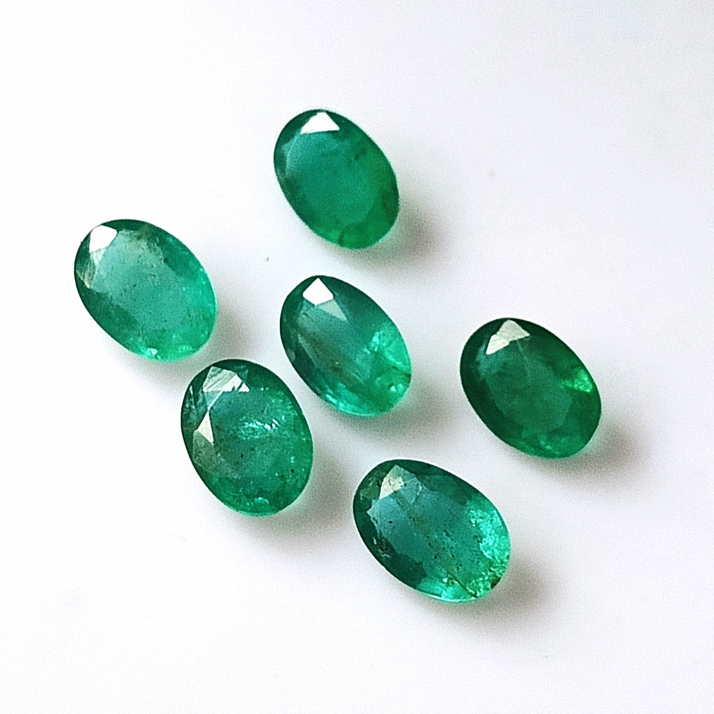 4.0 Carat 6 Pieces 7X5 MM Oval Cut Natural Faceted Zambian Emerald Lot
