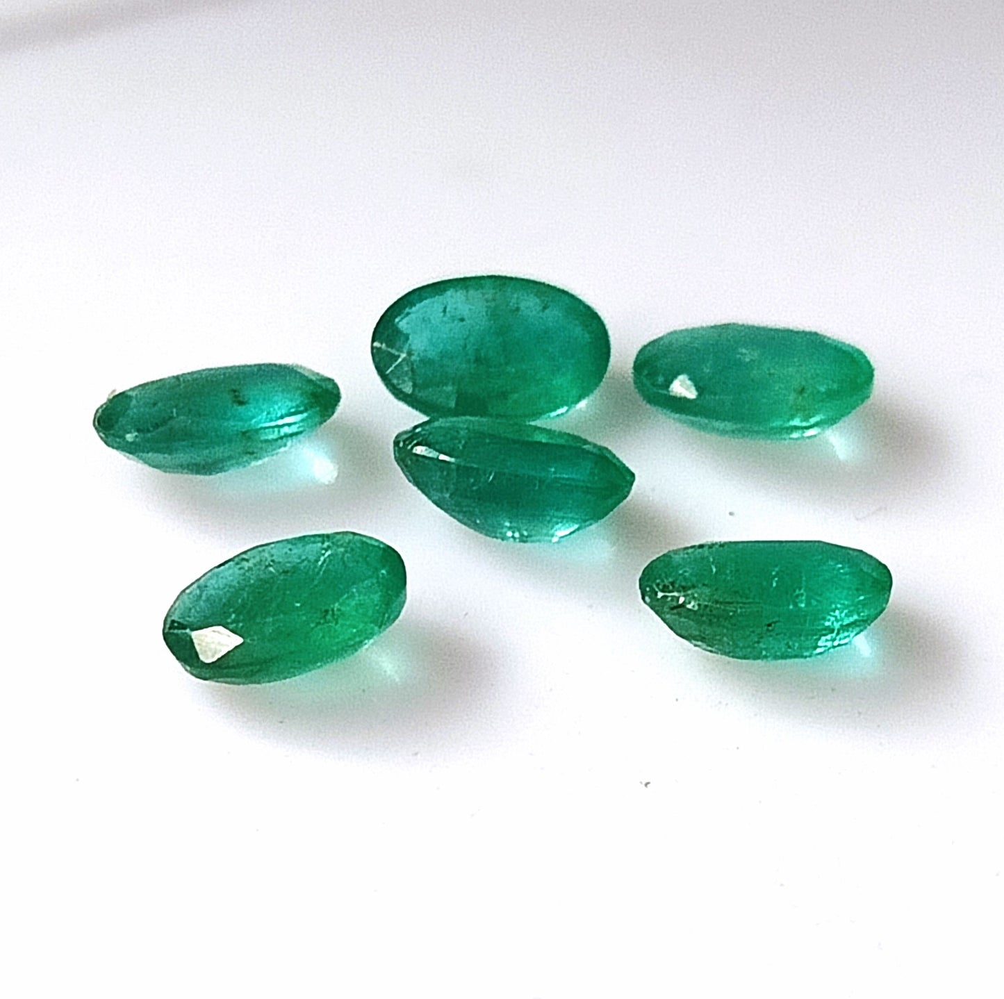 4.0 Carat 6 Pieces 7X5 MM Oval Cut Natural Faceted Zambian Emerald Lot