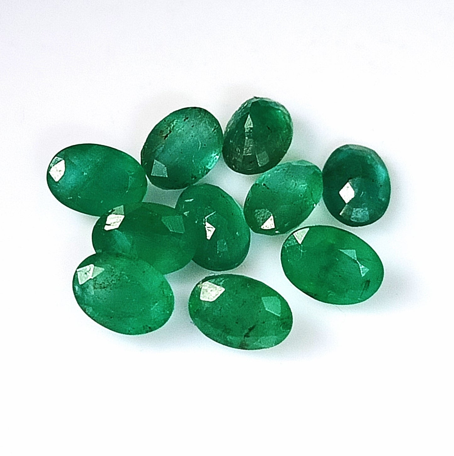 8.0 Carat 10 Pieces 7X5 MM Oval Cut Natural Faceted Zambian Emerald Lot