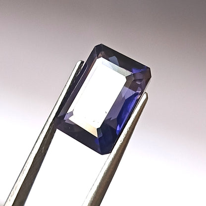 5.65 CARAT 9.4X12.5X6.4 (WXLXD) NATURAL EMERALD CUT IOLITE