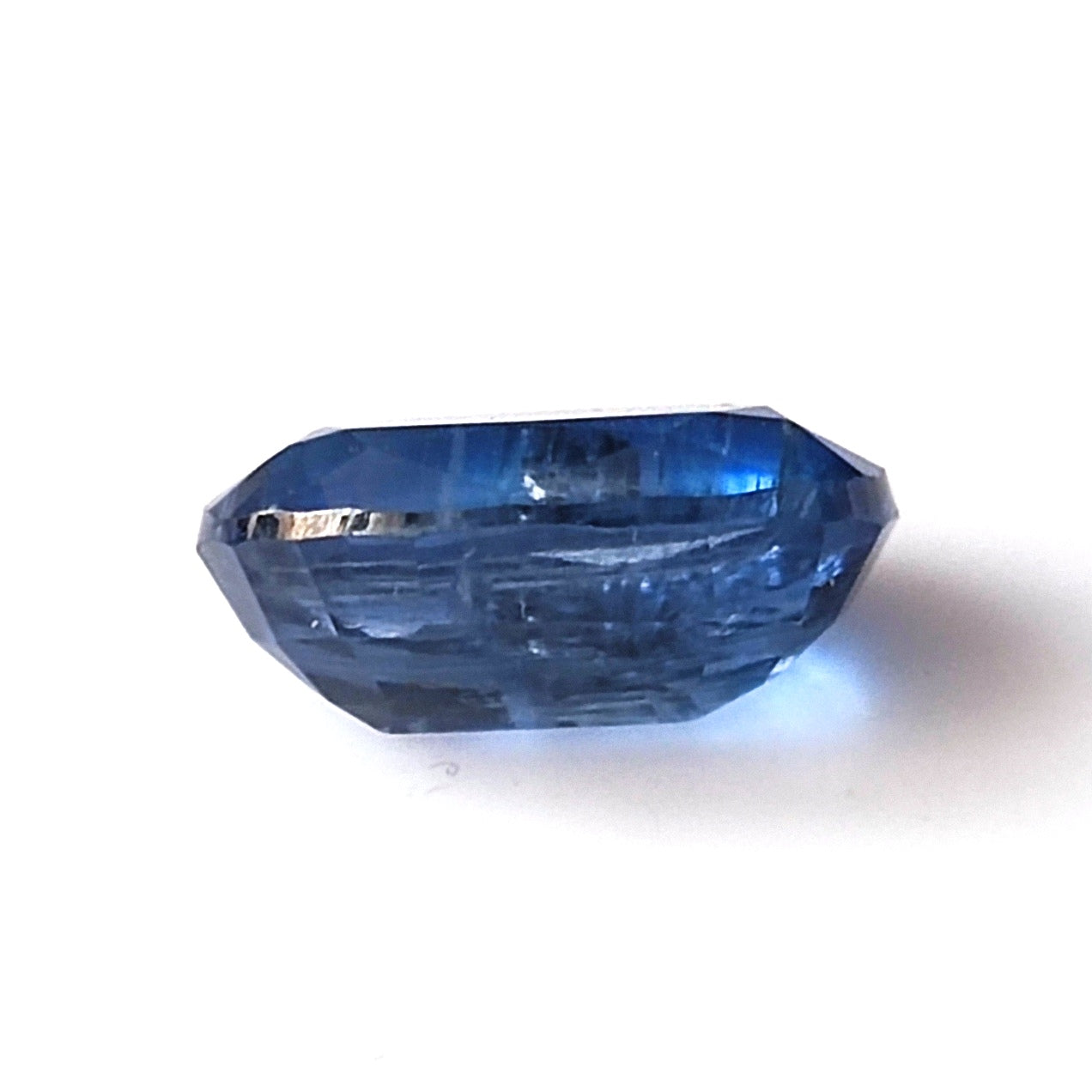 3.45 CARAT 8X10.5X4.7 (WXLXB) NATURAL OVAL CUT KYNITE