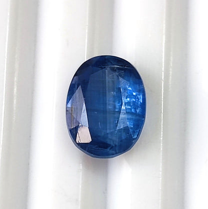 3.45 CARAT 8X10.5X4.7 (WXLXB) NATURAL OVAL CUT KYNITE