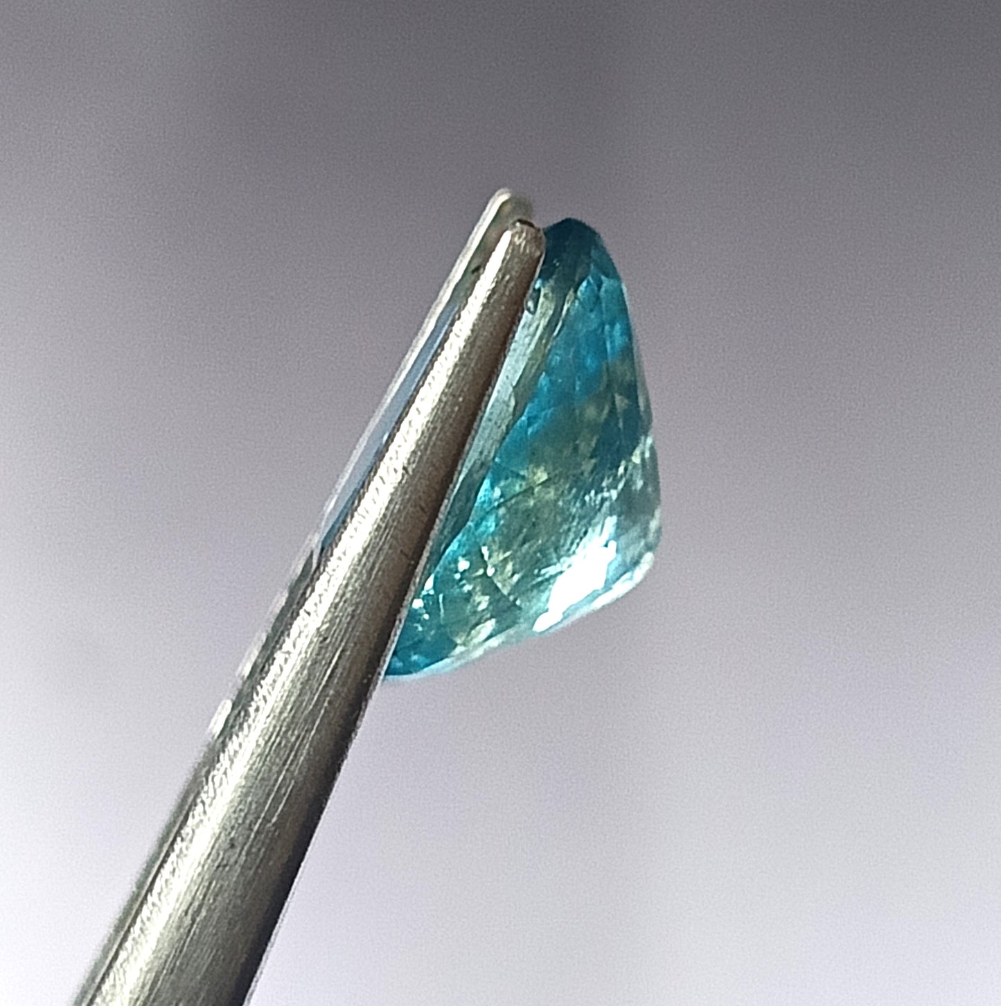 5.95 CARAT 10.8X12.9X7.5(WXLXD) NATURAL AQUAMRINE