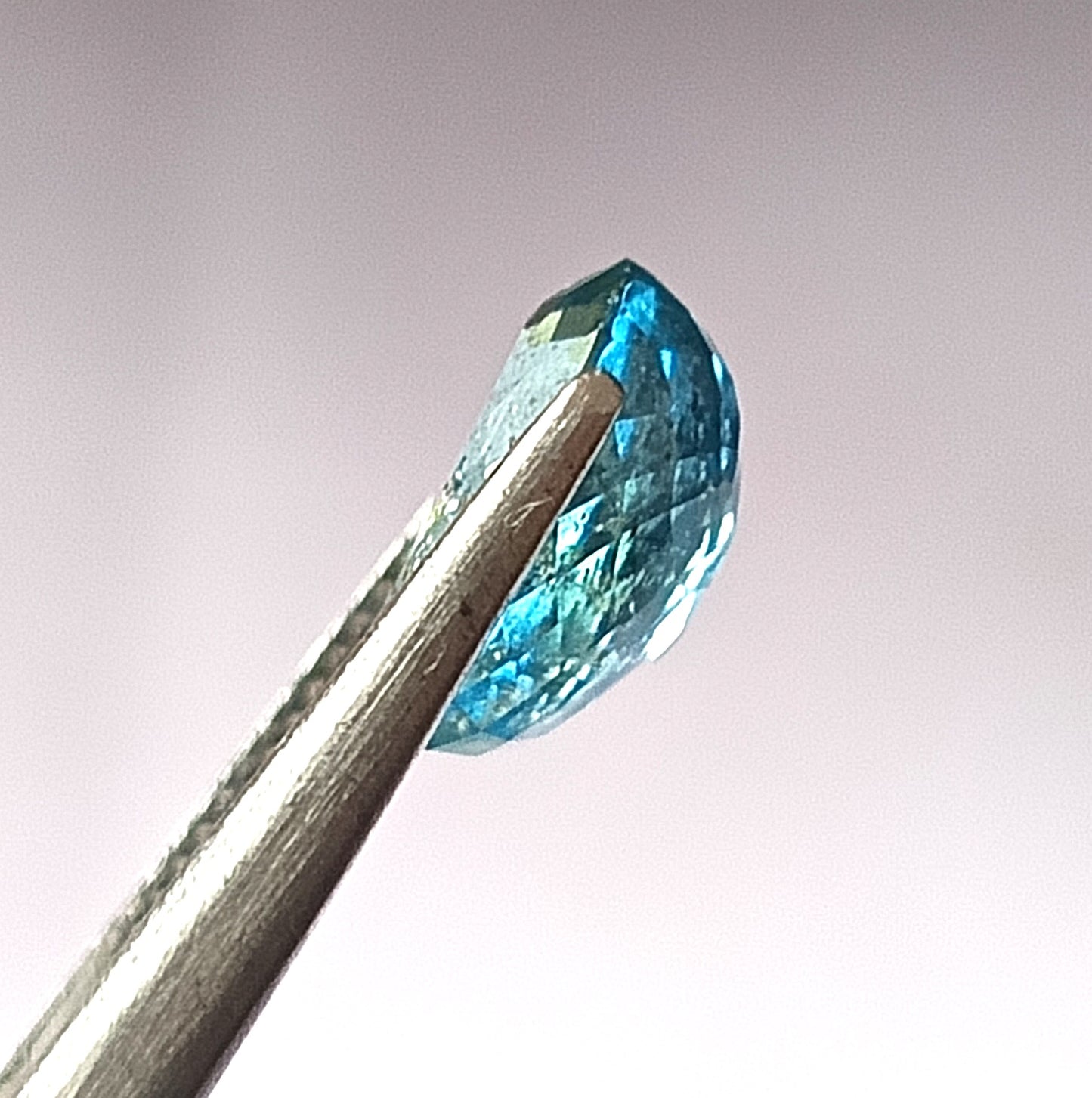 3.55 CARAT 8.7X10.7X5.6 (WXLXD) OVAL SHAPED AQUAMARINE