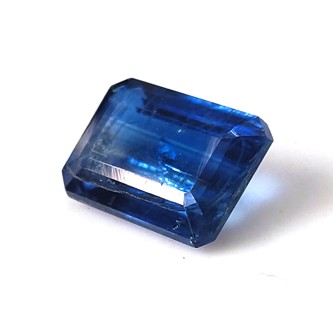 3.85 CARAT 7.8X10.4X4.5 (WXLXD) NATURAL EMERALD CUT  KYNITE  GEMSTONE