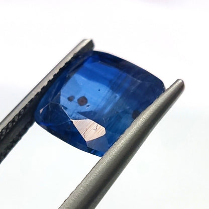 4.75 CARAT 9X9X5.9 (WXLXB) NATURAL CUSHION CUT KYNITE