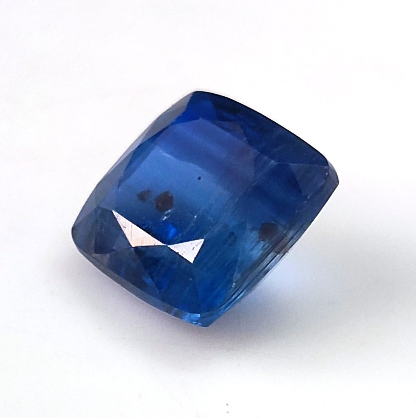 4.75 CARAT 9X9X5.9 (WXLXB) NATURAL CUSHION CUT KYNITE