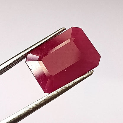 10.20 carat 11X15X4.5 (WXLXD) NATURAL EMERALD CUT MOSAMBIQUE RUBY