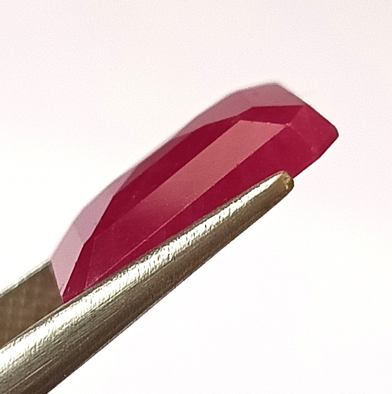 10.20 carat 11X15X4.5 (WXLXD) NATURAL EMERALD CUT MOSAMBIQUE RUBY