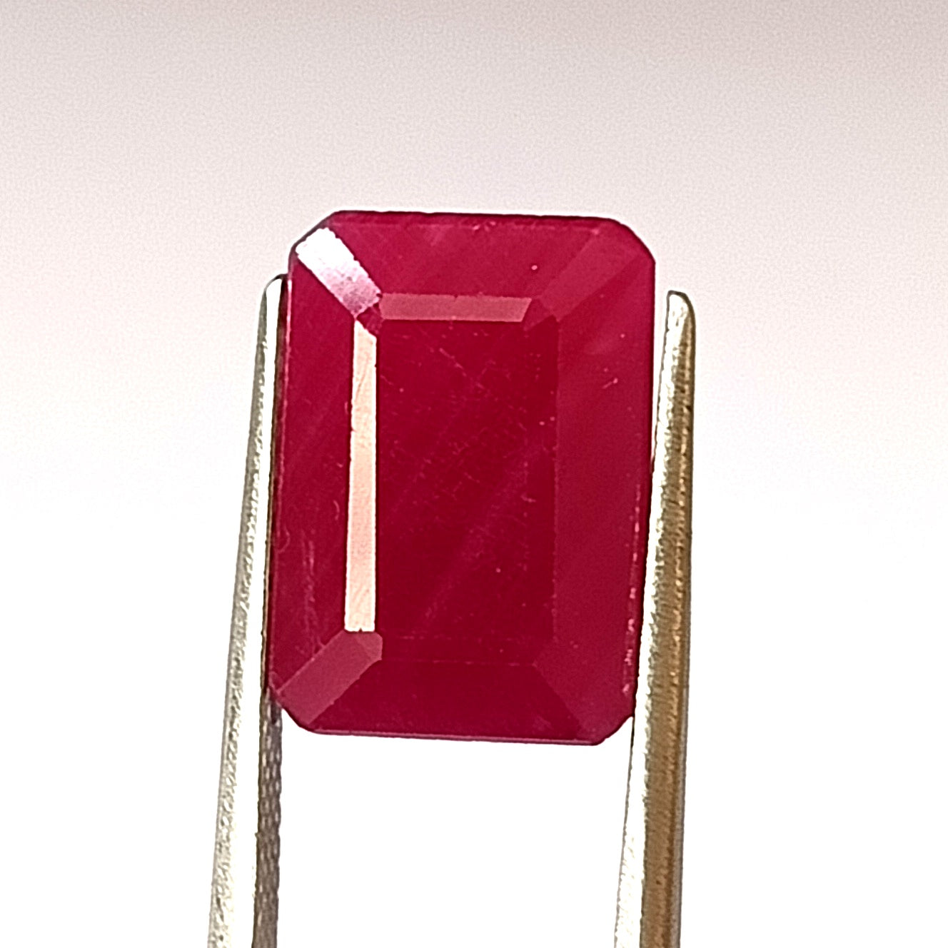 9.80 CARAT 10X14X5.7 (WXLXD) NATURAL EMERALD CUT MOSAMBIQUE RUBY